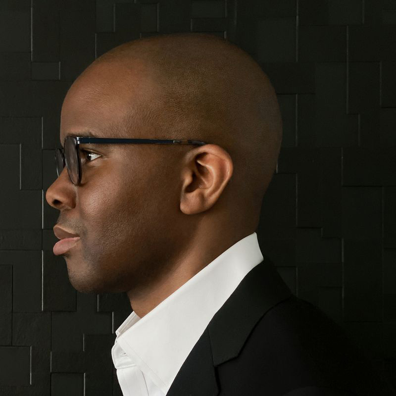 Tope Folarin headshot